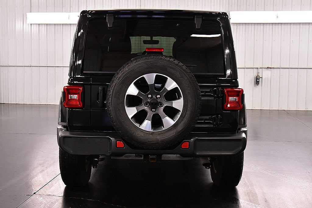Used 2022 Jeep Wrangler Unlimited Sahara w/ LED Lighting Group AWD/4WD image 6