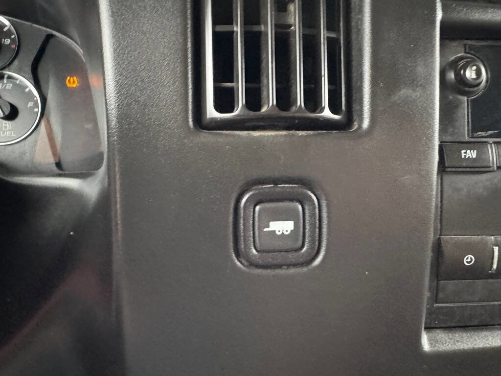 Used 2015 GMC Savana 2500 RWD image 25