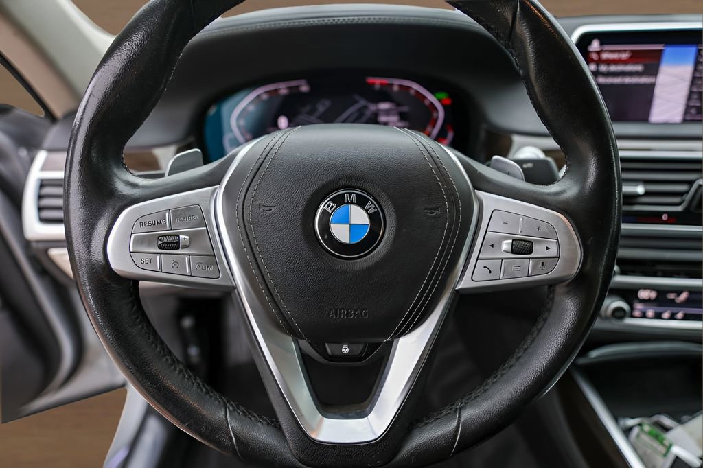 Used 2020 BMW 740i RWD image 12