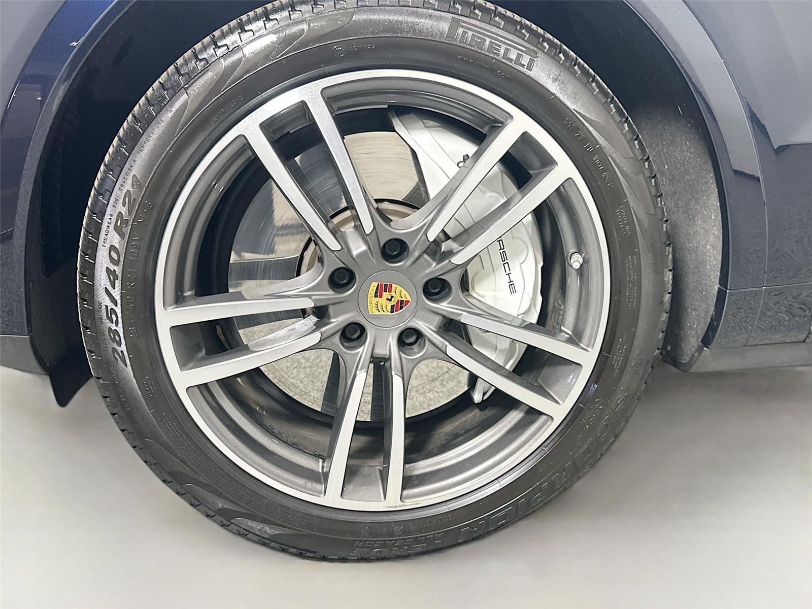 Certified 2022 Porsche Cayenne Turbo AWD/4WD image 11