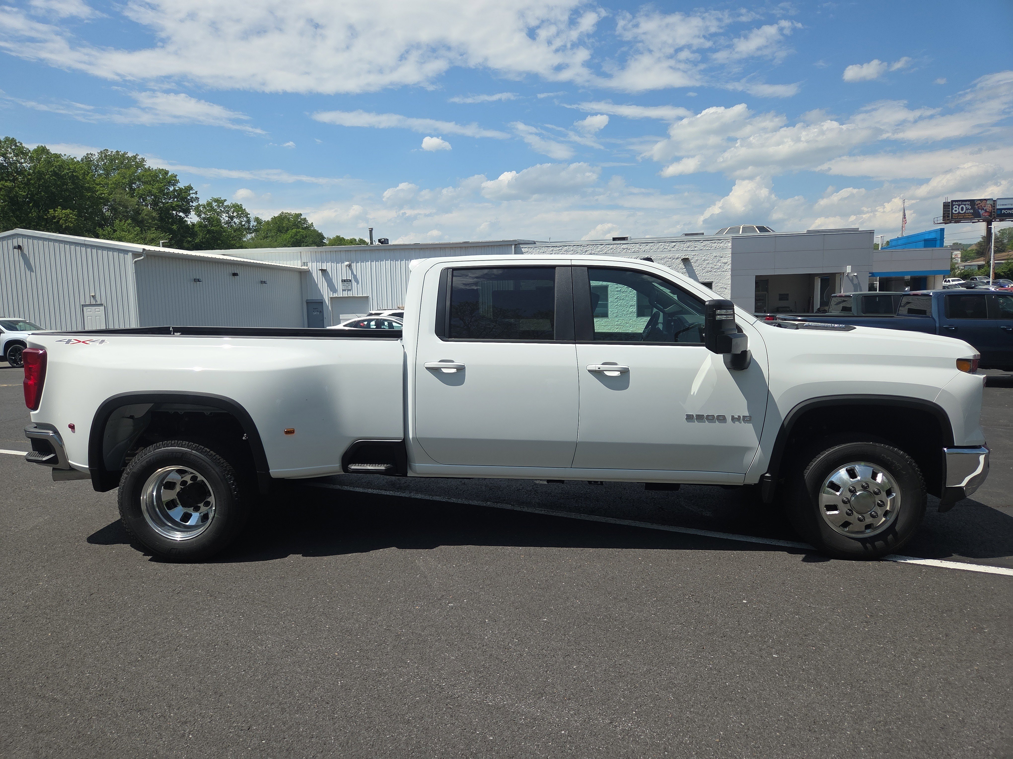 New 2026 Chevrolet Silverado 3500 LT w/ All Star Edition AWD/4WD image 2