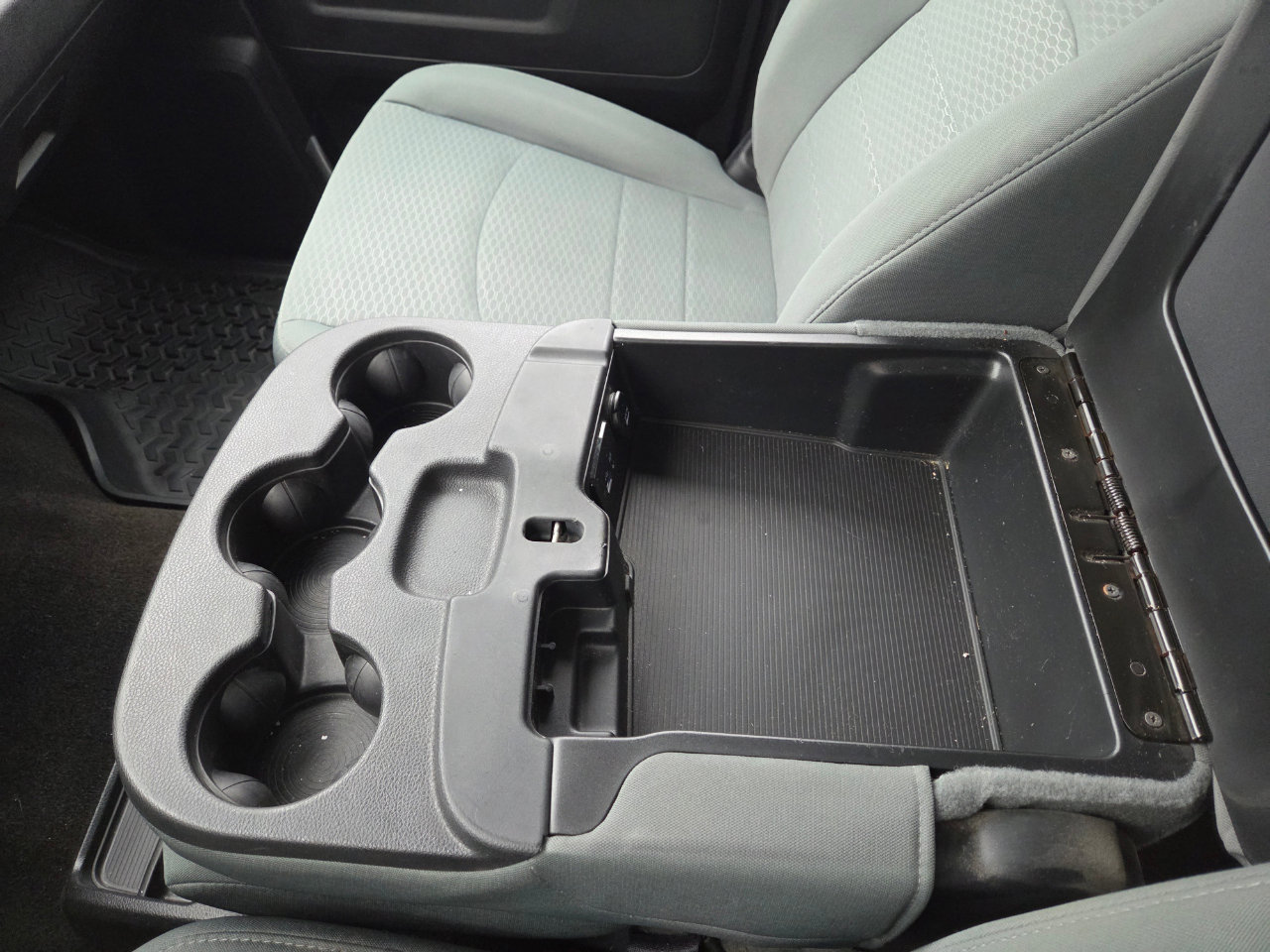 Used 2014 RAM 1500 Express image 18