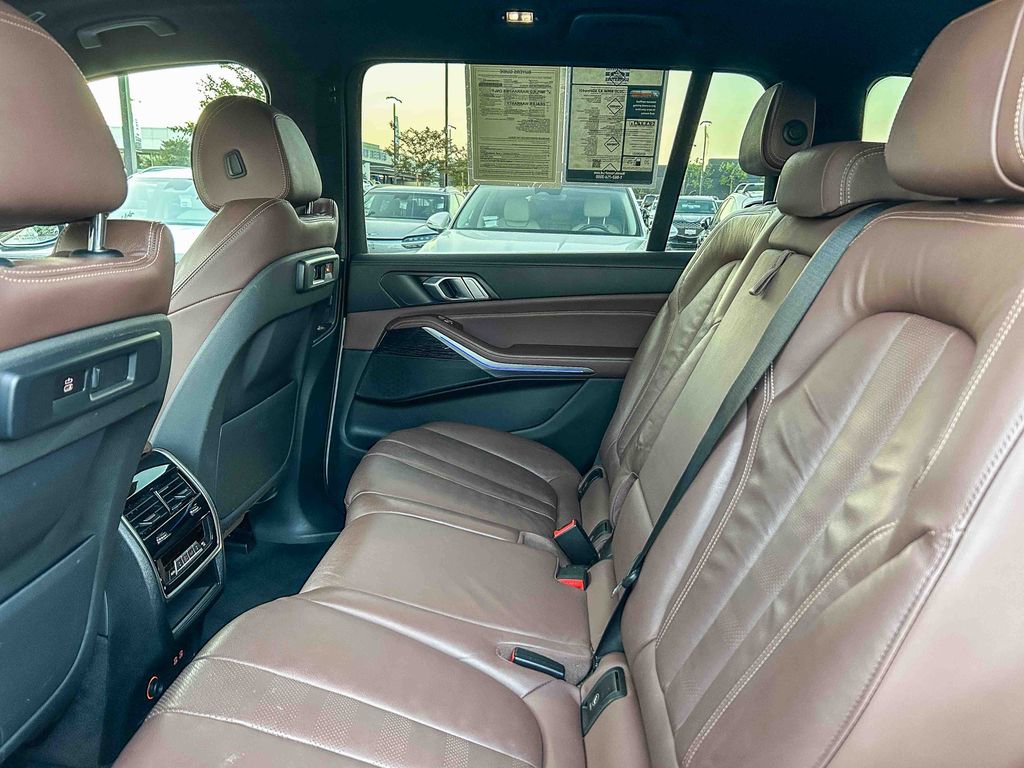 Used 2020 BMW X7 xDrive40i w/ M Sport Package AWD/4WD image 23