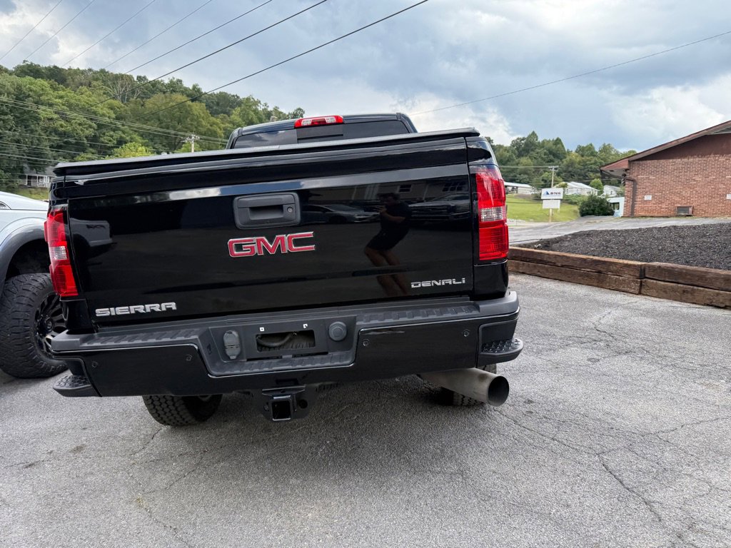 Used 2015 GMC Sierra 2500 Denali w/ Duramax Plus Package image 13