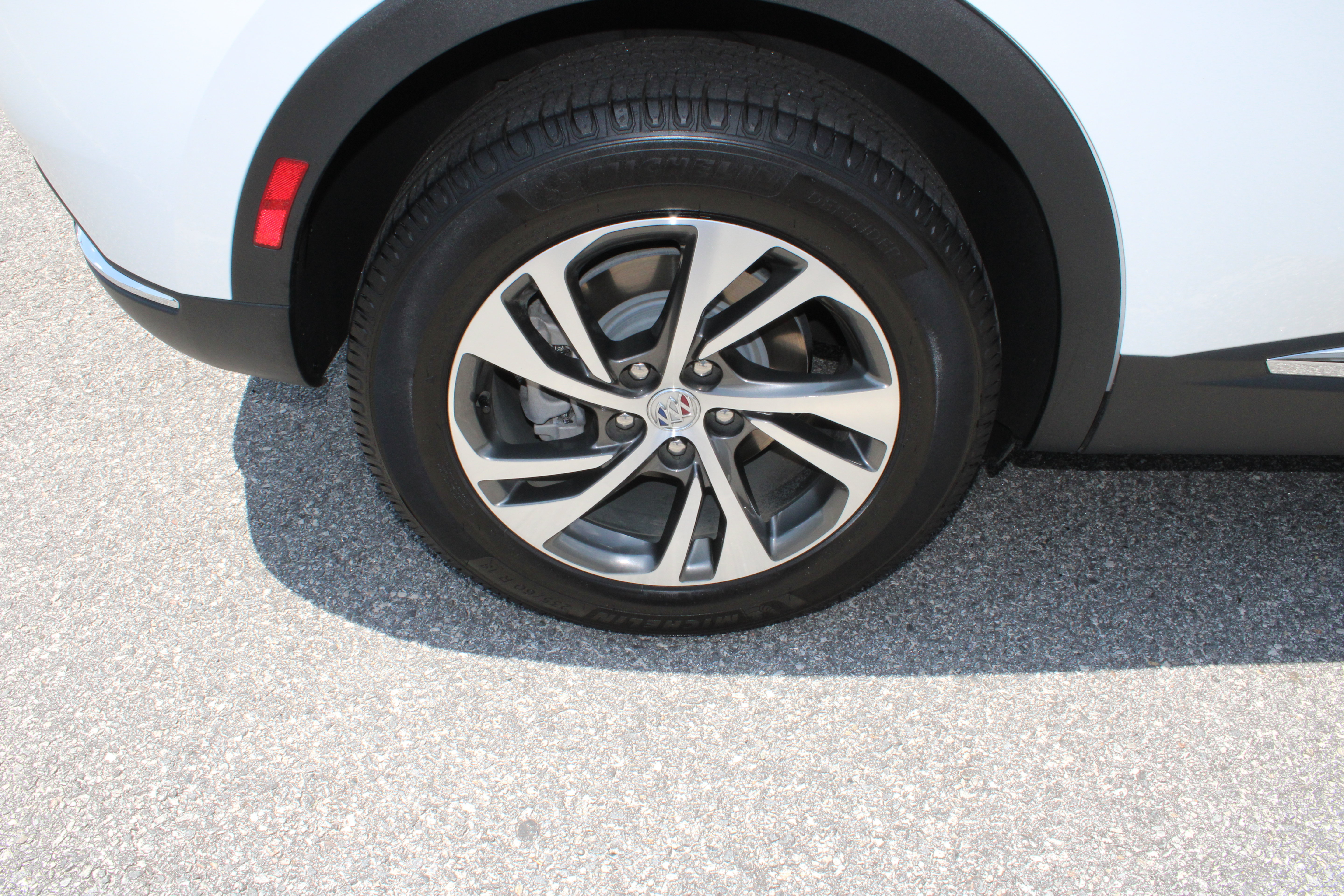 Used 2023 Buick Envision Essence AWD/4WD image 12
