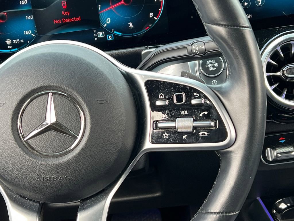 Used 2022 Mercedes-Benz GLB 250 4MATIC image 18