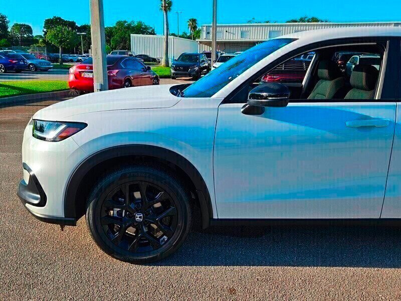 New 2026 Honda HR-V Sport image 9