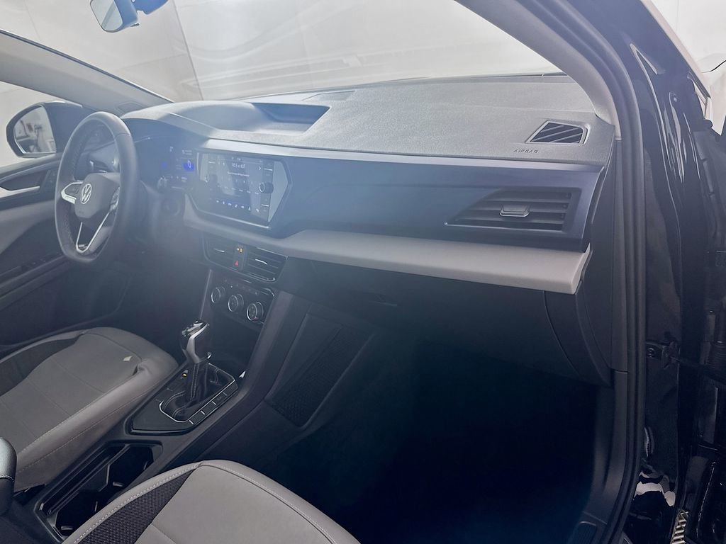 Used 2023 Volkswagen Taos SE image 28