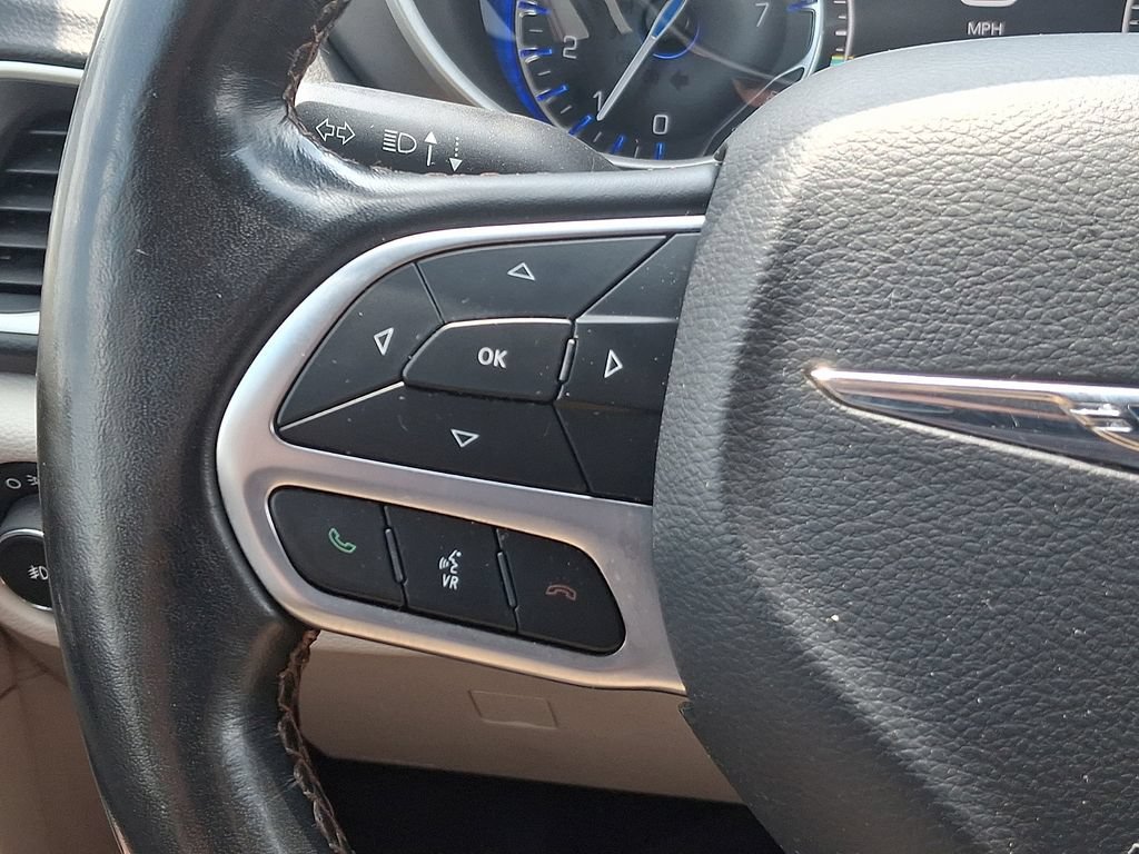 Used 2020 Chrysler Pacifica Touring-L Plus FWD image 22