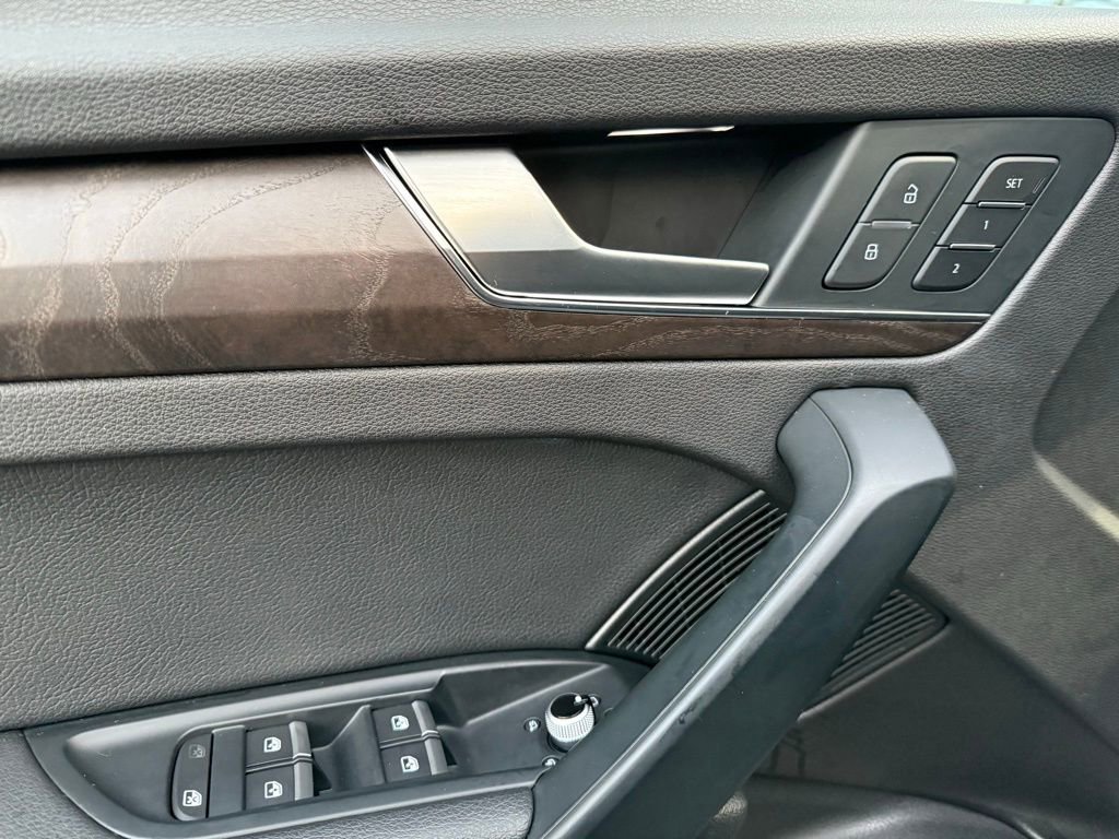 Used 2018 Audi Q5 2.0T Premium Plus w/ Premium Plus Package image 16