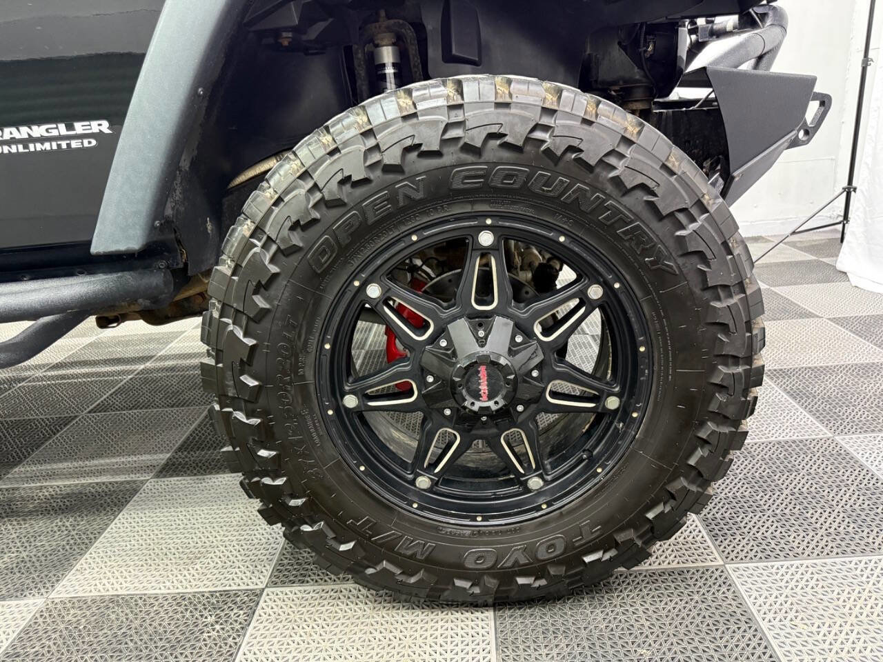 Used 2016 Jeep Wrangler Unlimited Rubicon w/ Max Tow Package image 33