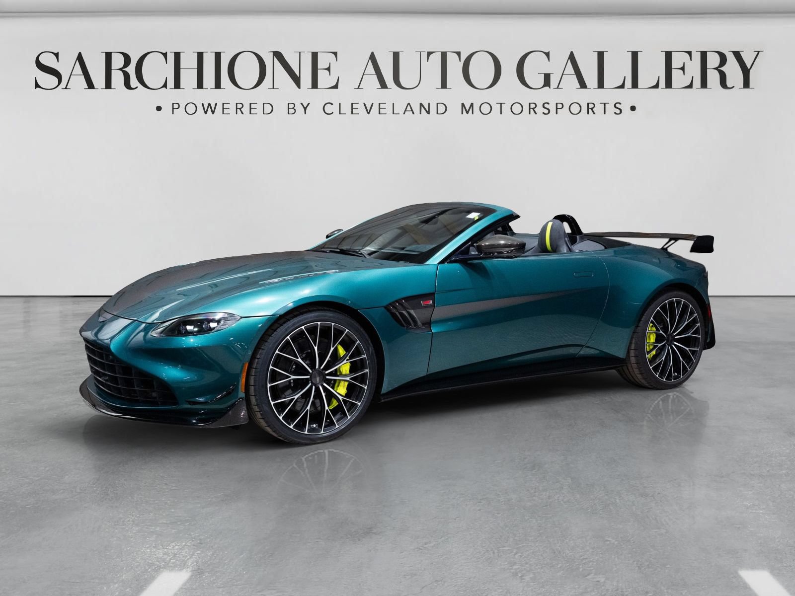 Used 2023 Aston Martin V8 Vantage Roadster RWD image 8
