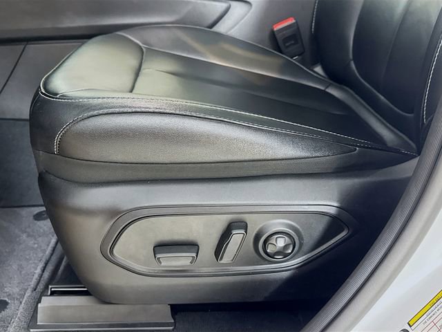 Used 2024 Jeep Grand Cherokee Limited w/ Black Appearance Package image 24