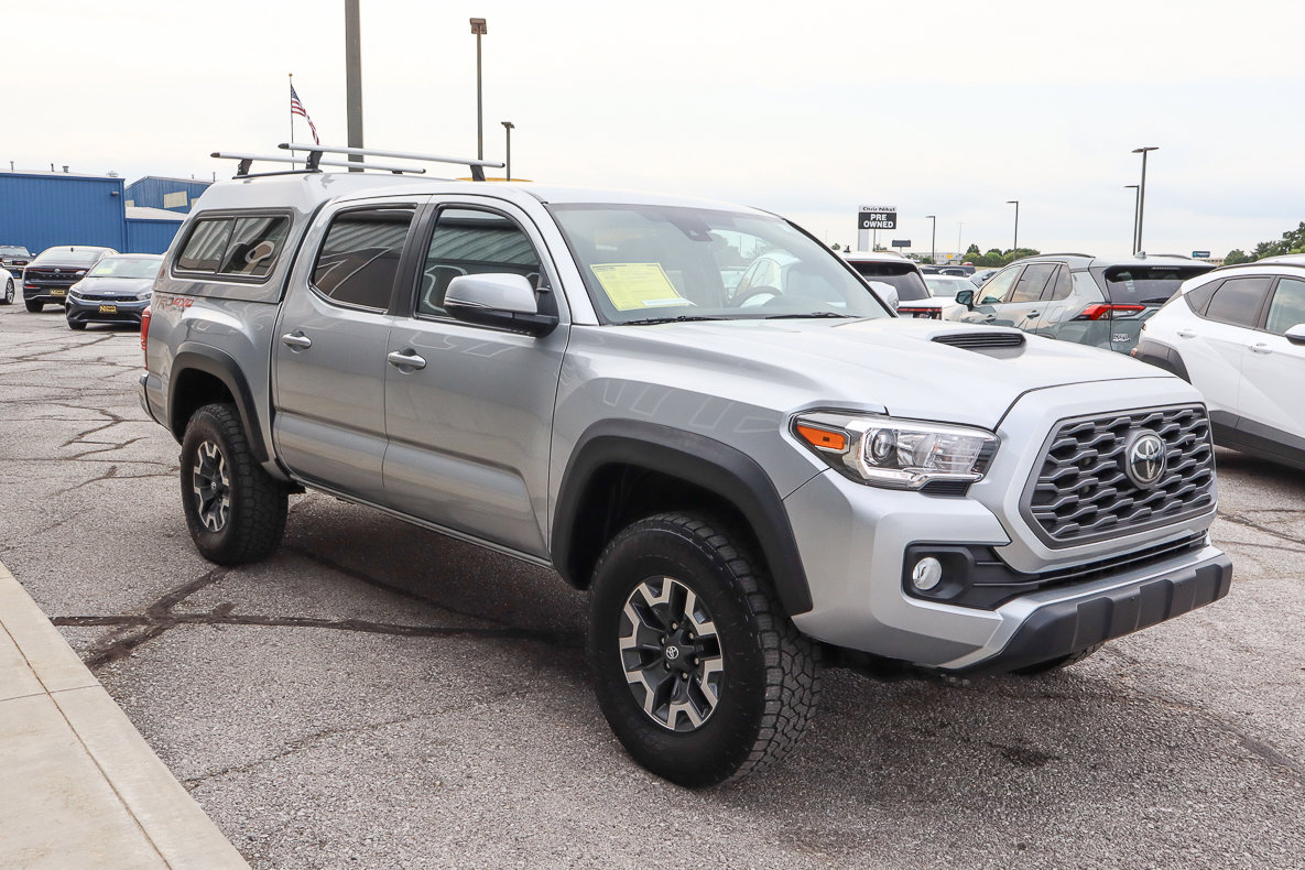 Used 2022 Toyota Tacoma TRD Off-Road image 3