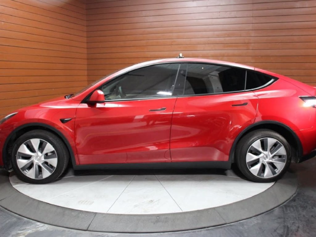 Used 2023 Tesla Model Y Long Range AWD/4WD image 31