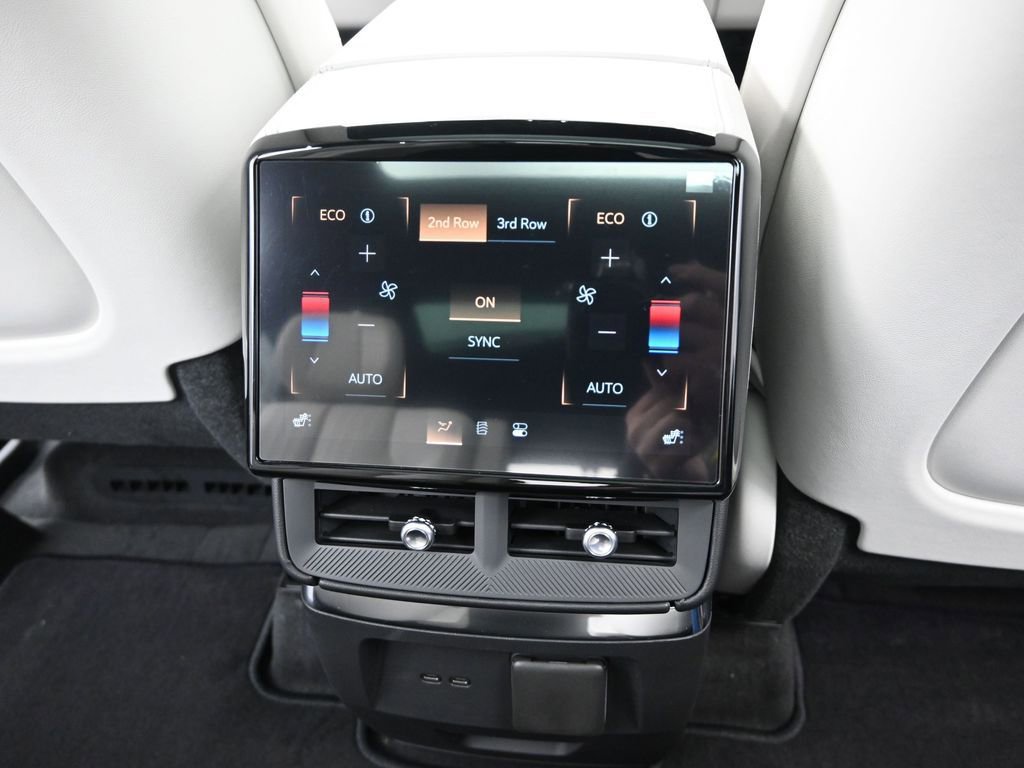New 2026 Cadillac Vistiq Premium Luxury AWD/4WD image 26