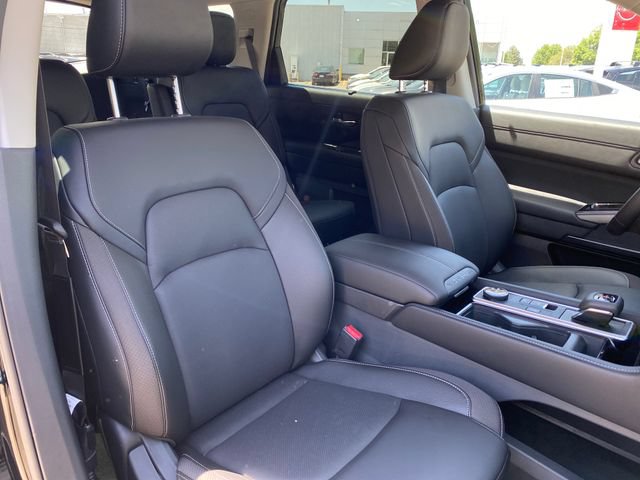New 2026 Nissan Pathfinder SL w/ SL Premium Package AWD/4WD image 9