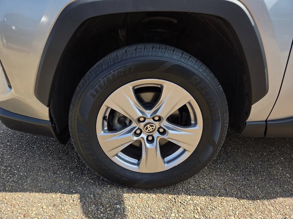 Used 2023 Toyota RAV4 XLE FWD image 31