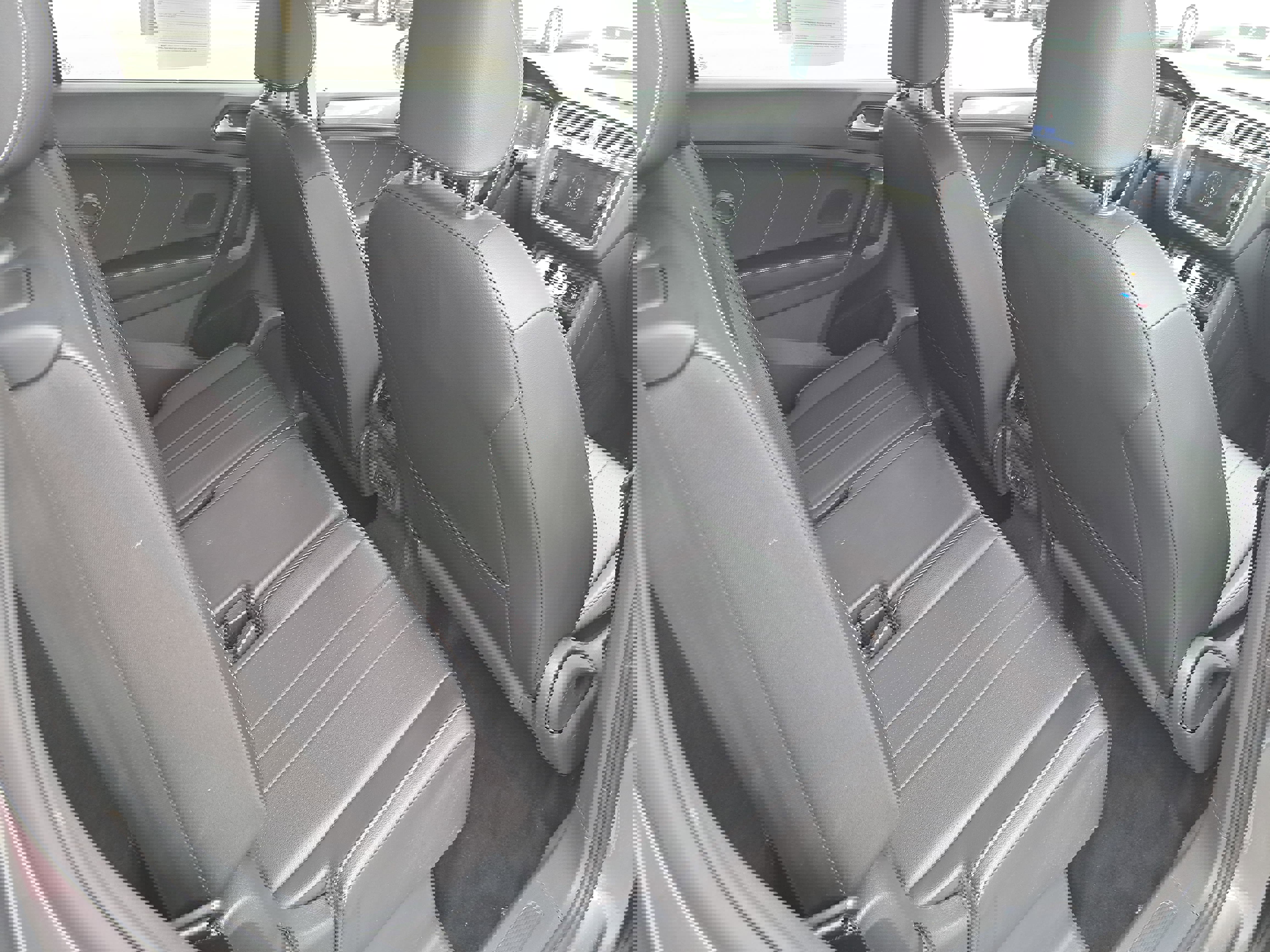 Used 2024 Volkswagen Tiguan SE image 11