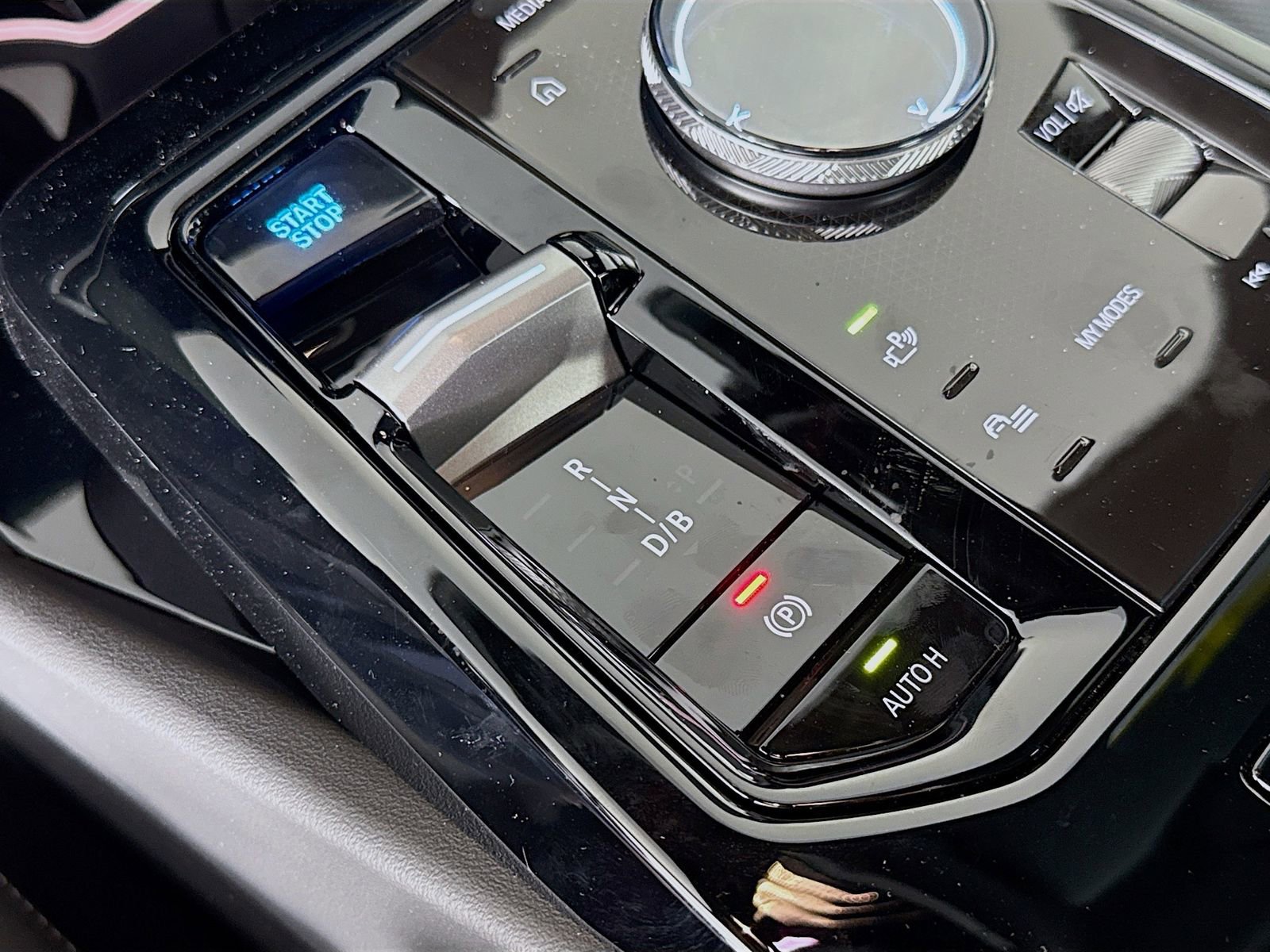 New 2026 BMW i5 eDrive40 w/ M Sport Package image 17