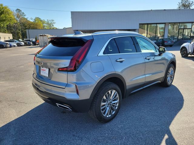 Used 2024 Cadillac XT4 Premium Luxury image 2