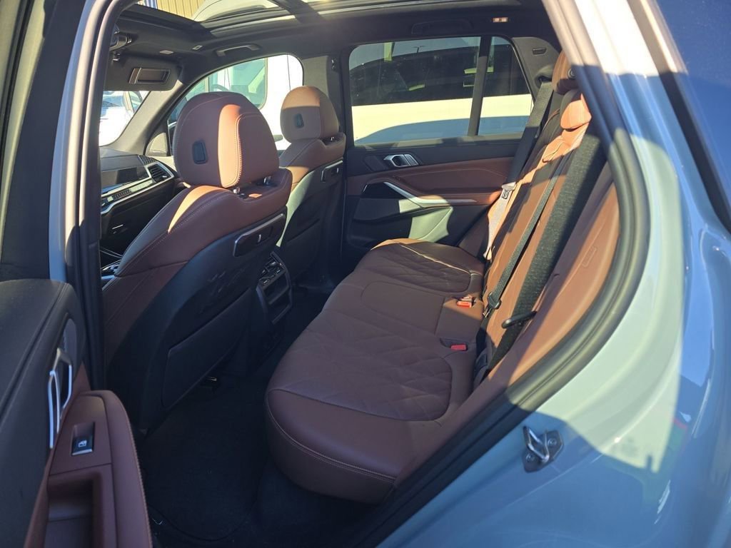 Used 2024 BMW X5 sDrive40i w/ M Sport Package image 19
