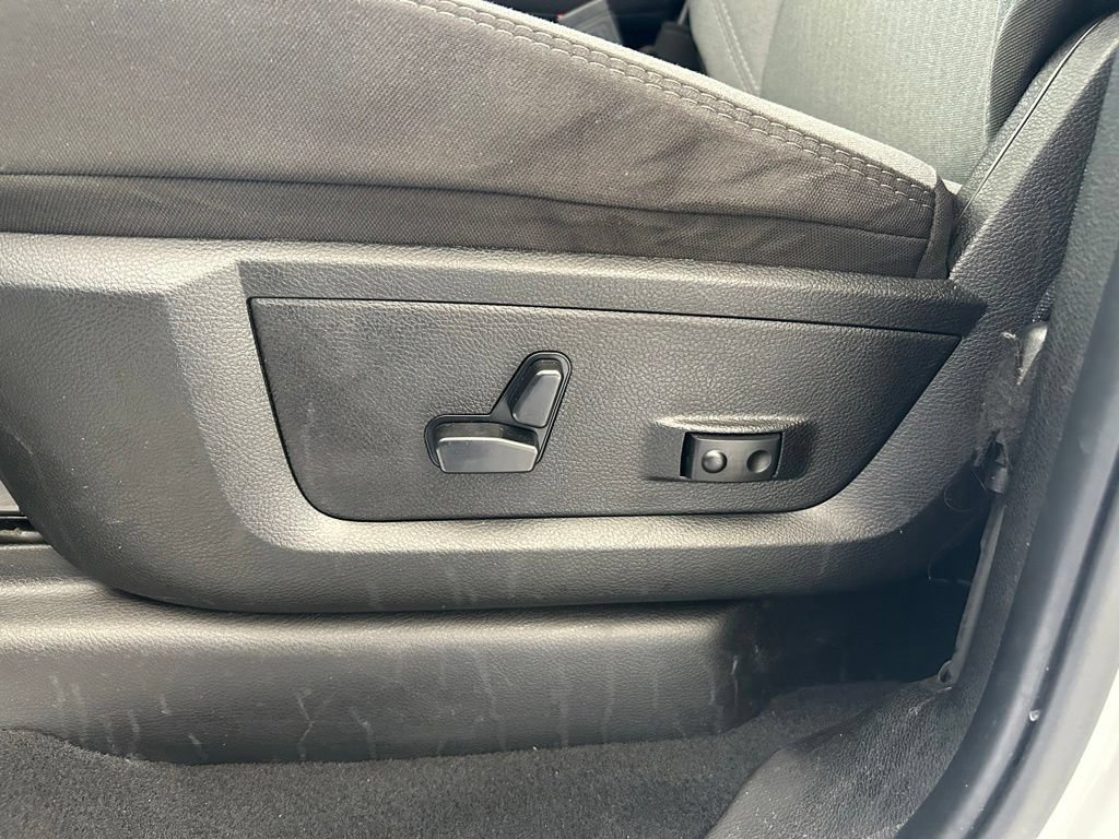 Used 2024 RAM 2500 Big Horn AWD/4WD image 38