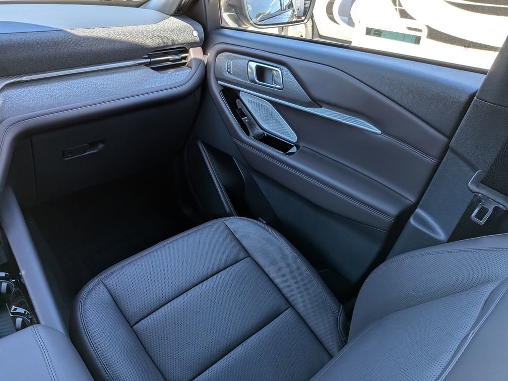 New 2026 Ford Explorer Platinum RWD image 18