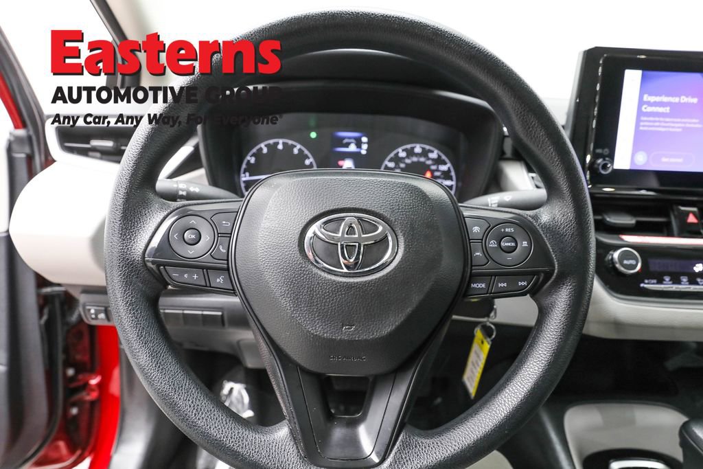 Used 2025 Toyota Corolla LE image 10