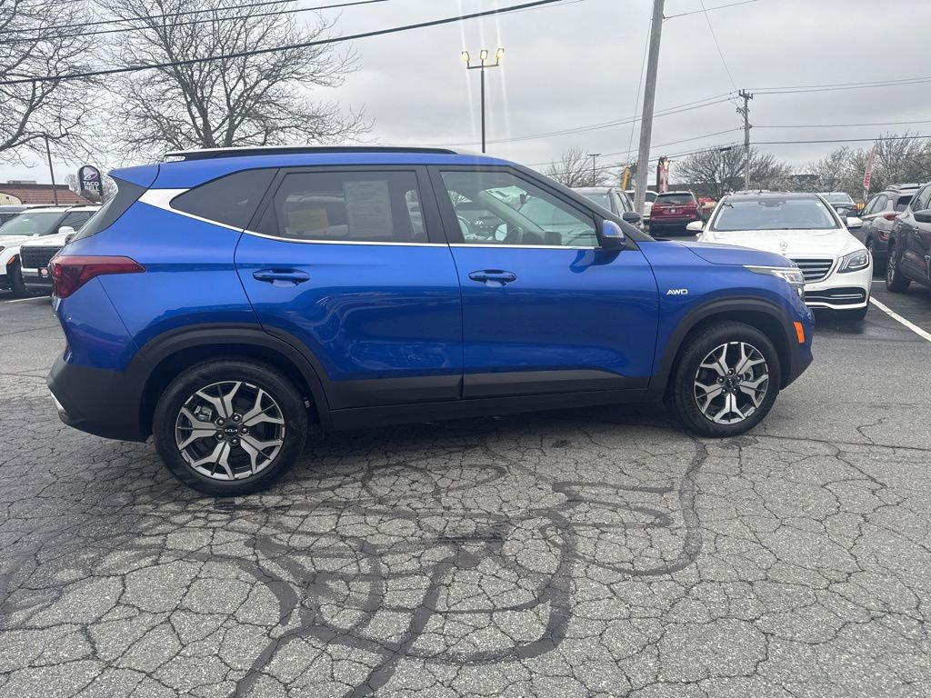 Used 2023 Kia Seltos EX AWD/4WD image 7