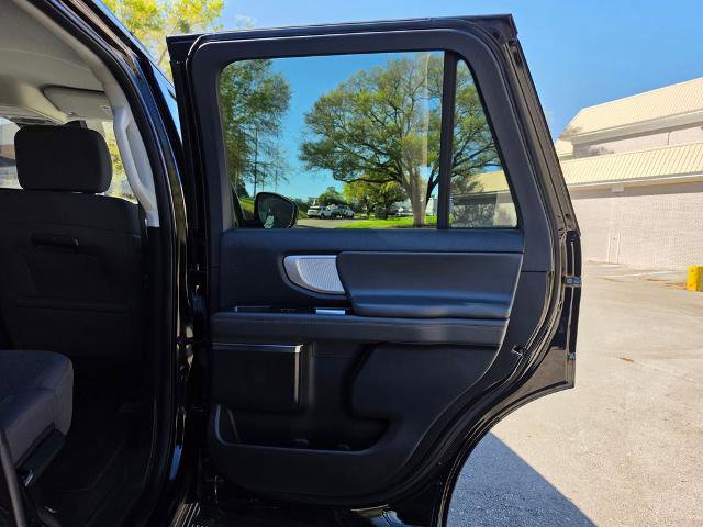 Certified 2025 Ford Expedition Active image 38