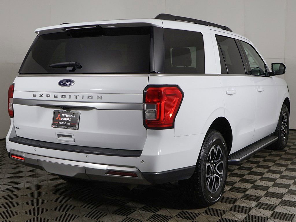 Used 2023 Ford Expedition XLT image 12