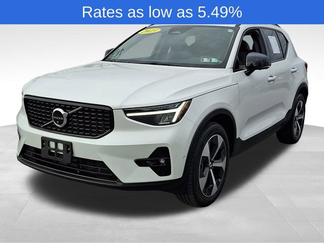Certified 2023 Volvo XC40 B5 Plus w/ Driver Assist Package image 4