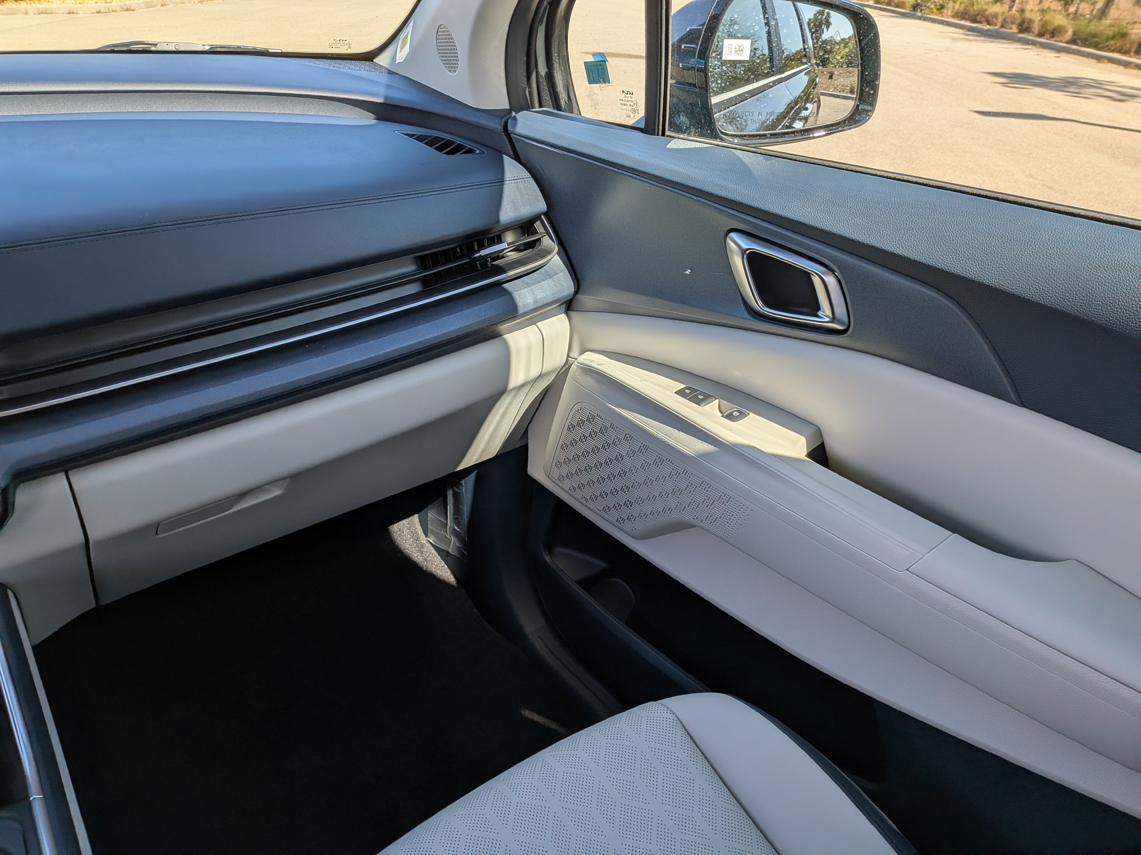 New 2026 Kia Carnival EX FWD image 22