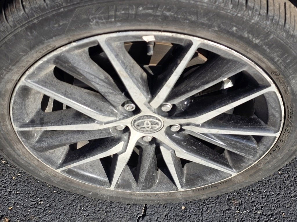 Used 2024 Toyota Camry SE image 25