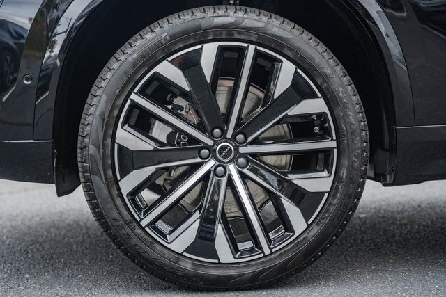 New 2026 Volvo XC90 B6 Ultra w/ Protection Package image 17