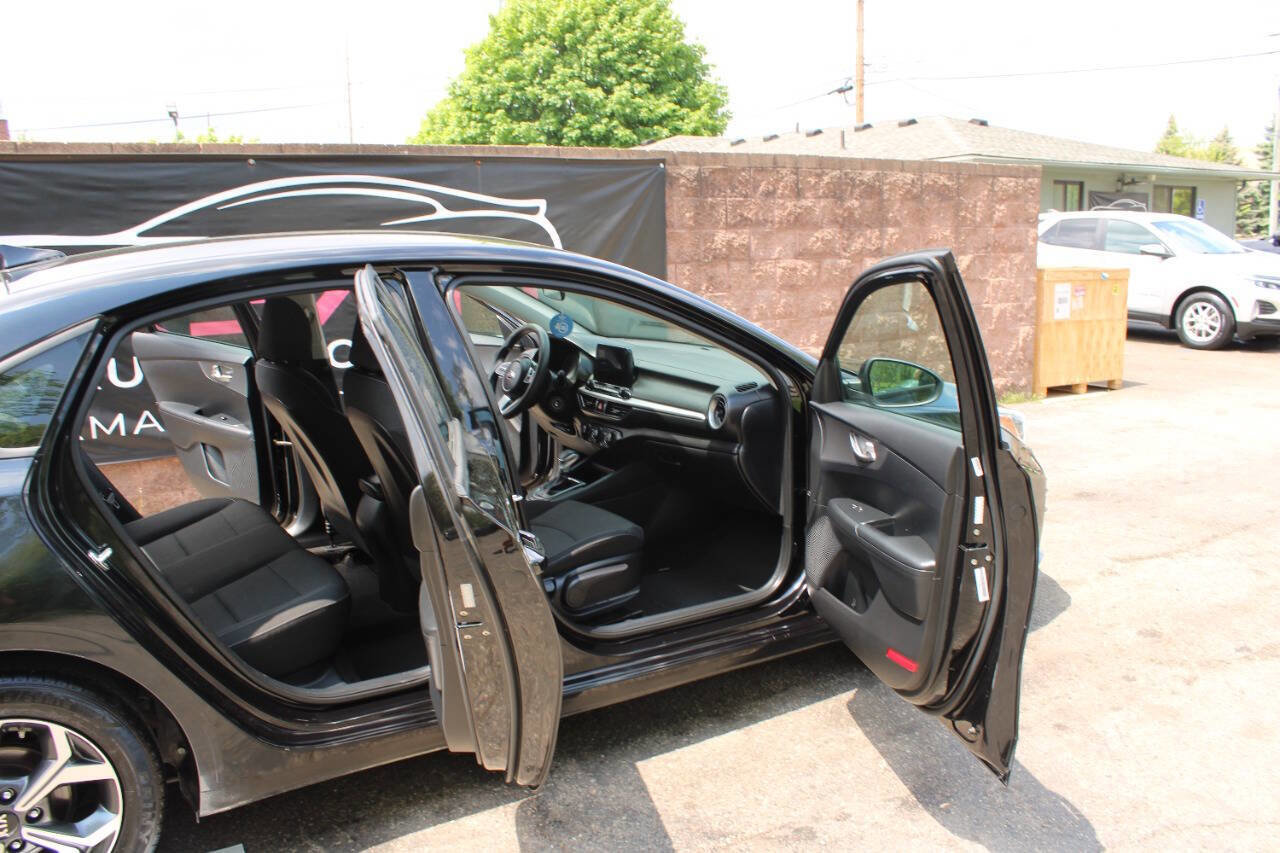 Used 2020 Kia Forte LXS FWD image 14