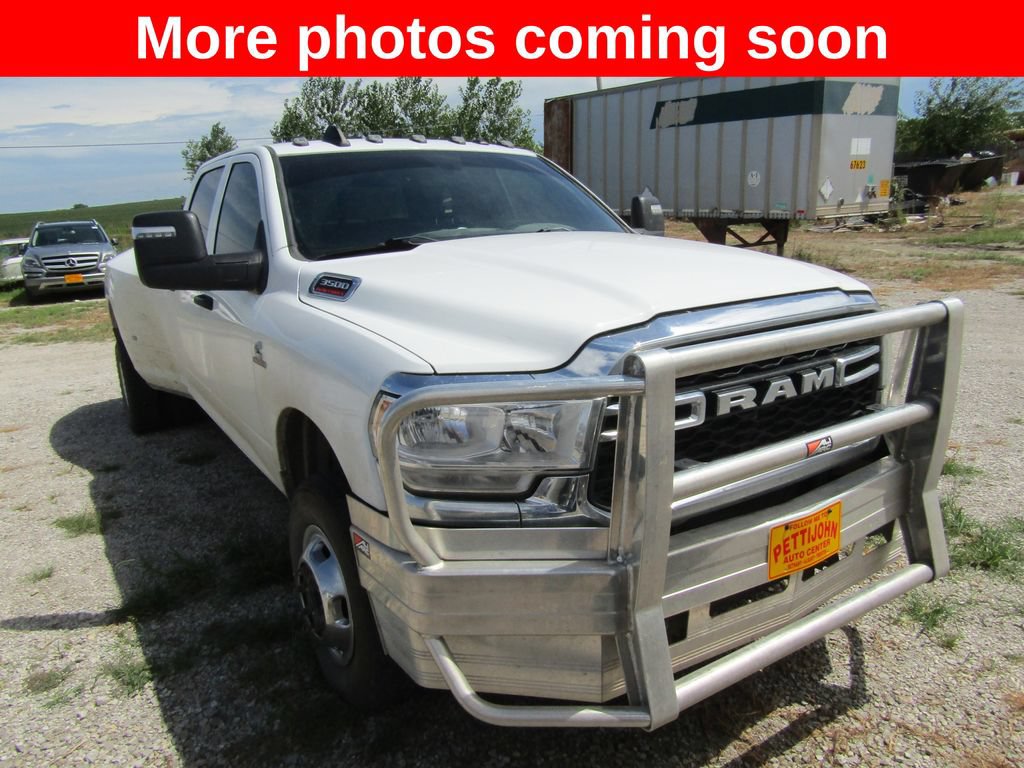 Used 2024 RAM 3500 Tradesman w/ Chrome Appearance Group AWD/4WD image 7