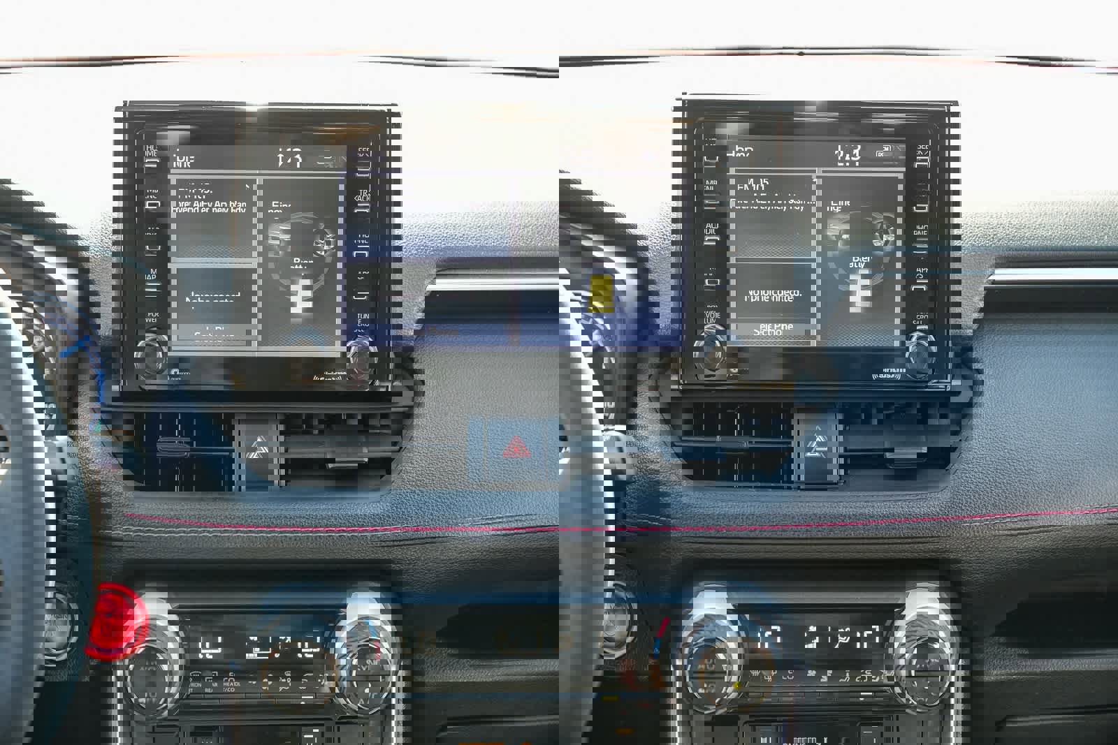 Used 2021 Toyota RAV4 SE w/ Weather & Moonroof Package image 13