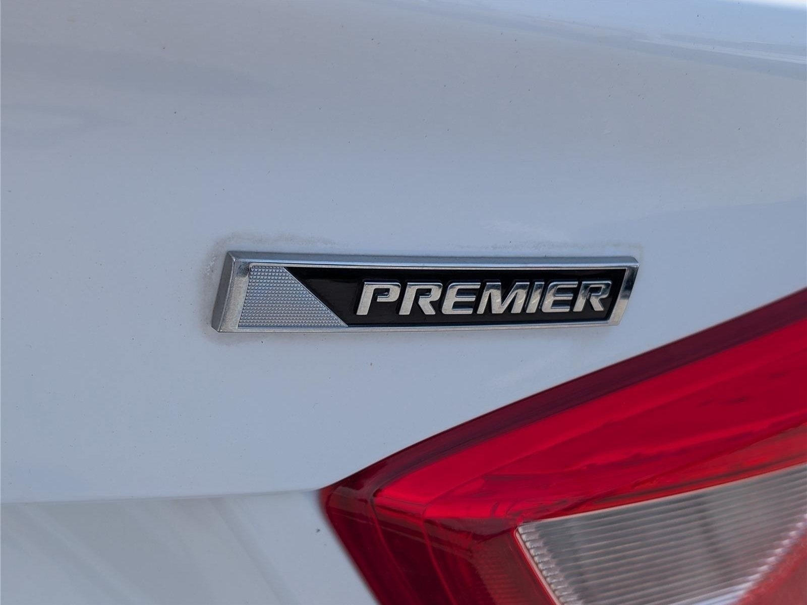 Used 2017 Chevrolet Cruze Premier FWD image 10