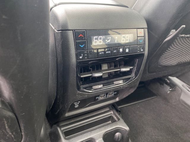 Used 2021 Jeep Grand Cherokee L Overland w/ Luxury Tech Group IV AWD/4WD image 22