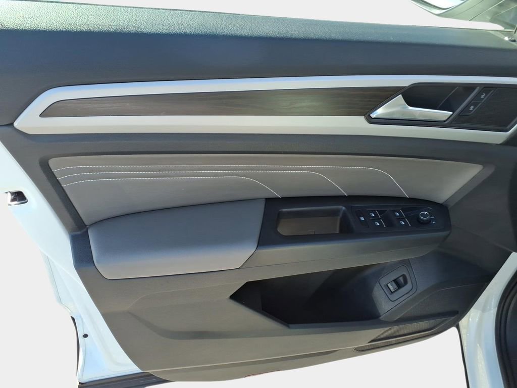 Used 2023 Volkswagen Atlas SE w/ Panoramic Sunroof Package image 13