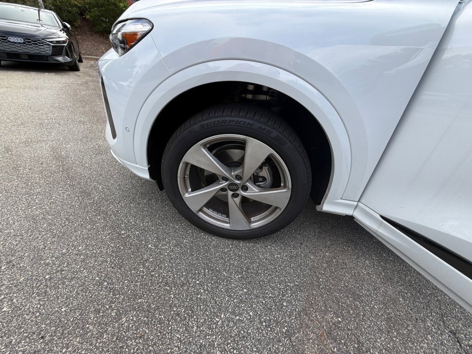 New 2025 Audi Q5 Premium Plus image 27