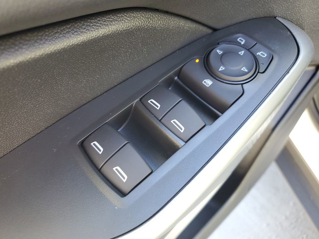 New 2026 Chevrolet Trax RS w/ Sunroof Package image 21