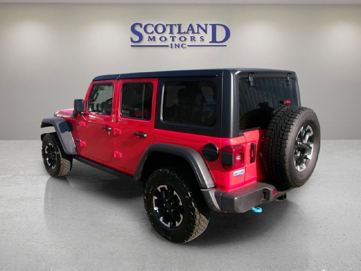 Used 2025 Jeep Wrangler Unlimited Rubicon 4xe w/ Convenience Group AWD/4WD image 9