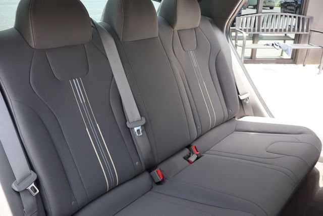Used 2022 Hyundai Elantra SEL w/ Convenience Package FWD image 12
