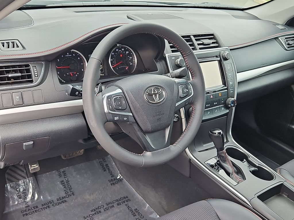 Used 2017 Toyota Camry SE w/ Moonroof Package FWD image 25