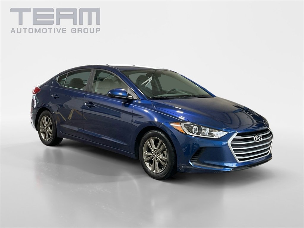 Used 2017 Hyundai Elantra SE image 1