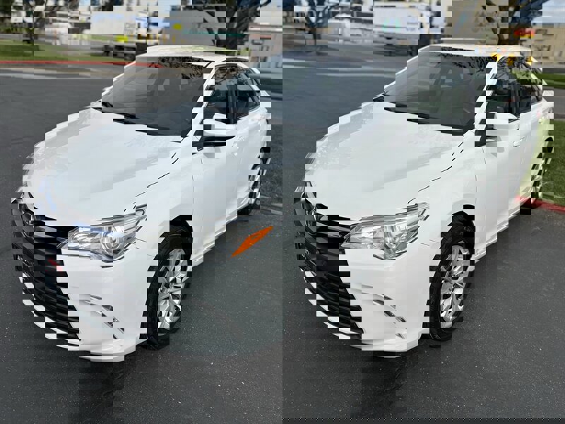 Used 2017 Toyota Camry LE image 6