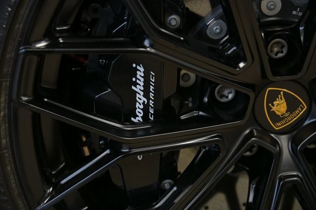 Used 2024 Lamborghini Revuelto AWD/4WD image 70
